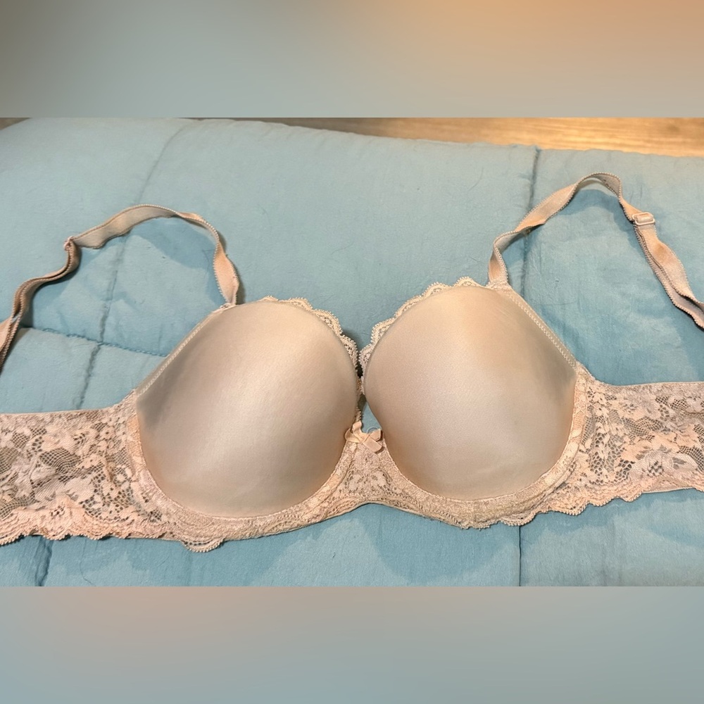 Victoria's Secret Dream Angels Lined Demi Lace Trim Bra 32DD, Nude